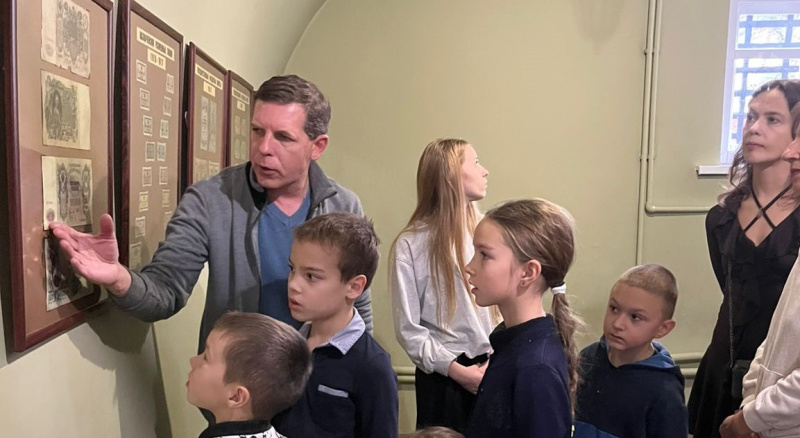 В преддверии дня празднования Казанской иконы Божией Матери и Дня народного единства воспитанники воскресной школы Покровского храма Свято-Макарьевской монашеской общины посетили Музей истории Алтайской духовной миссии